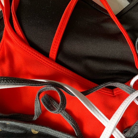 4 Old Navy light support sports bras - Picture 2 of 4